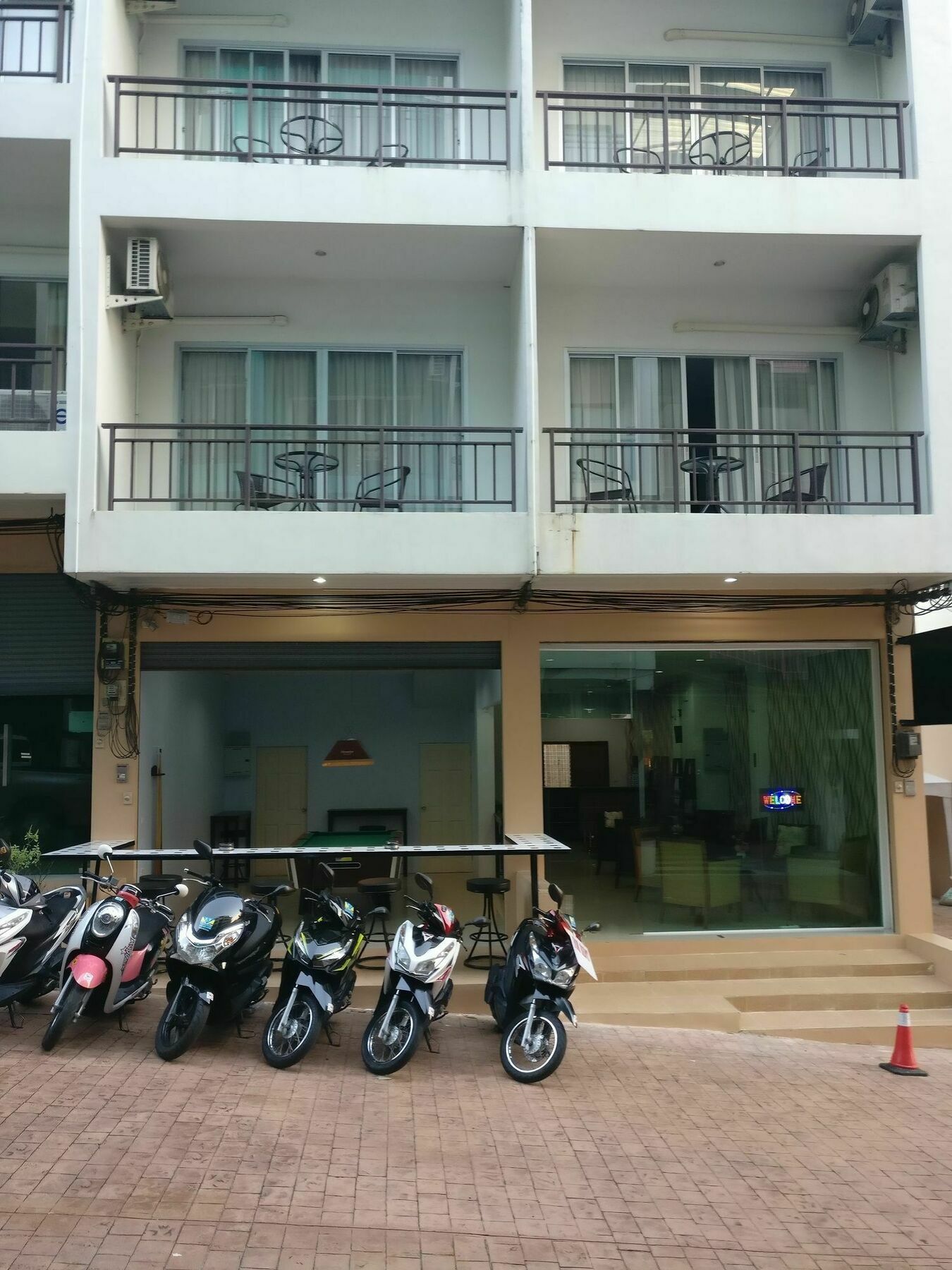 White Sky Boutique Hotel Patong Exterior photo