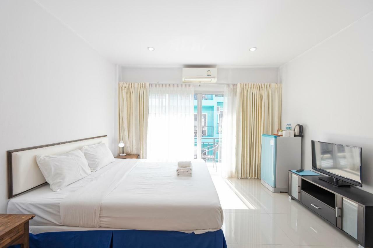 White Sky Boutique Hotel Patong Exterior photo