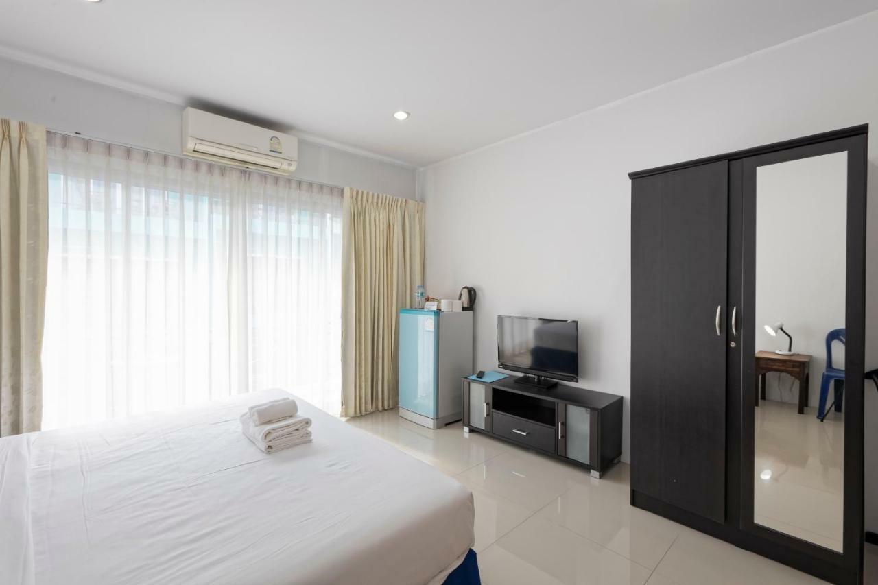 White Sky Boutique Hotel Patong Exterior photo